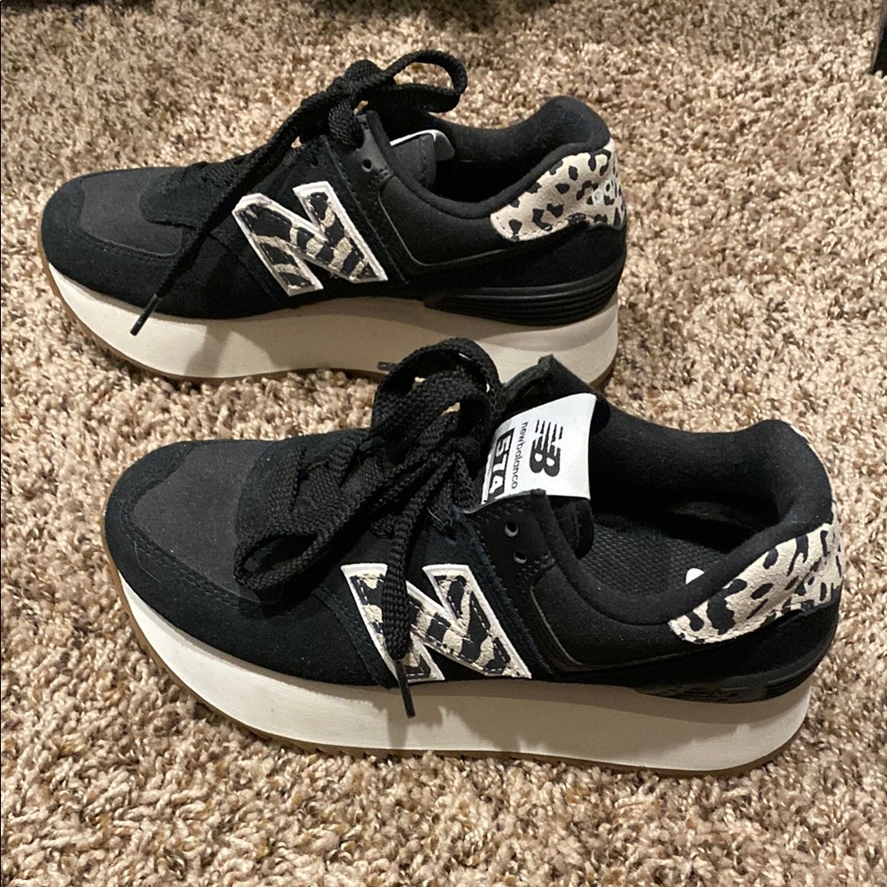 New Balance Women's Black and White Platform Sneakers - perfect condition